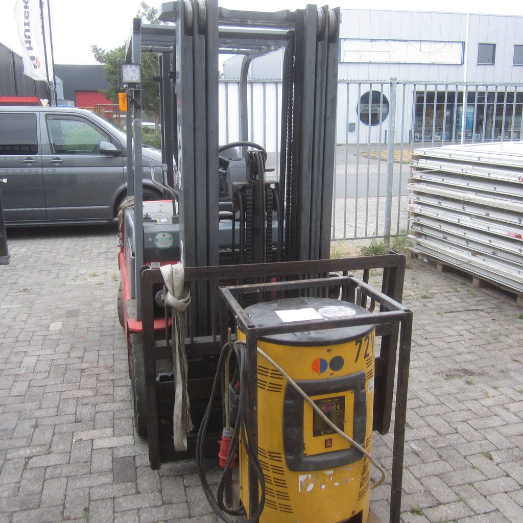 Gabelstapler Nyk-Nichiyu FPC25PN Elektro 2500 mg 4,7 m 2007