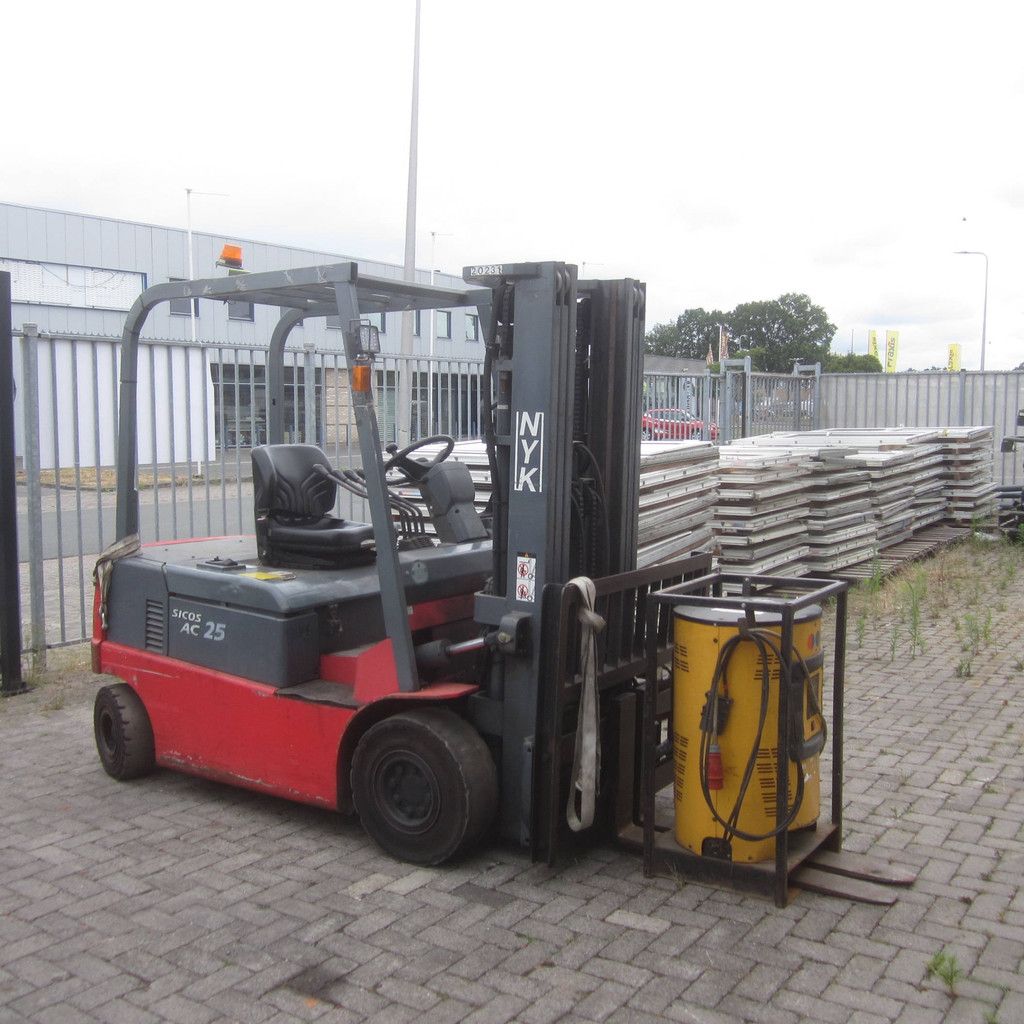 Gabelstapler Nyk-Nichiyu FPC25PN Elektro 2500 mg 4,7 m 2007