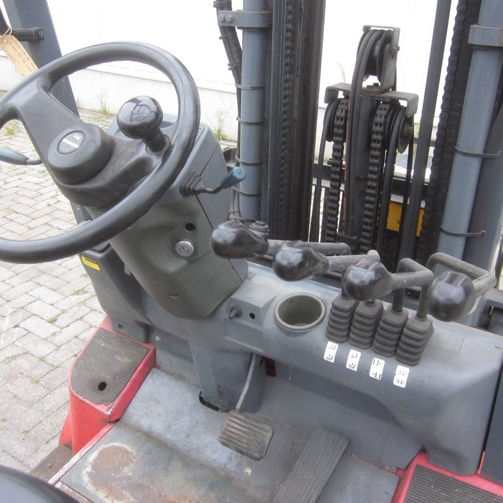 Gabelstapler Nyk-Nichiyu FPC25PN Elektro 2500 mg 4,7 m 2007
