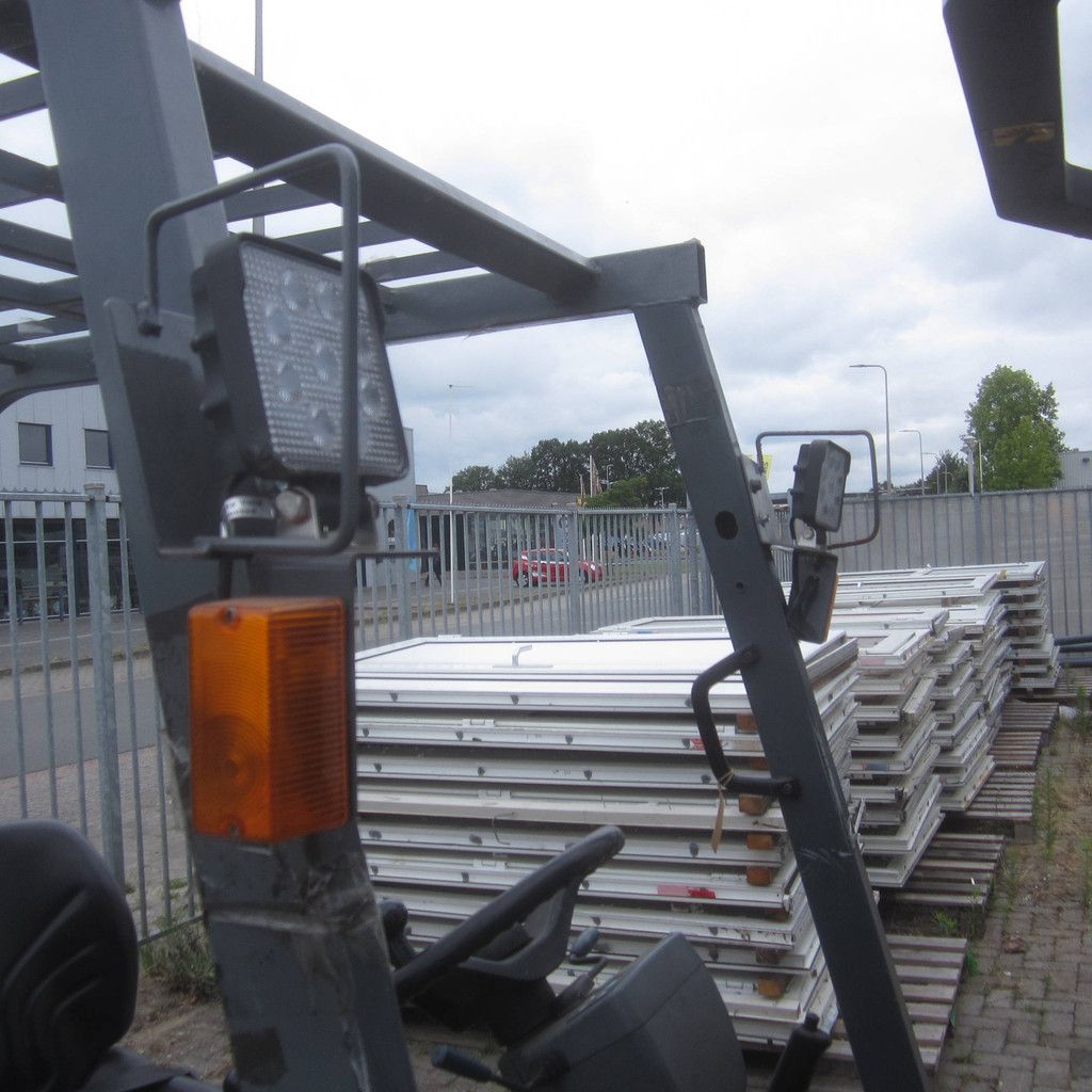 Gabelstapler Nyk-Nichiyu FPC25PN Elektro 2500 mg 4,7 m 2007