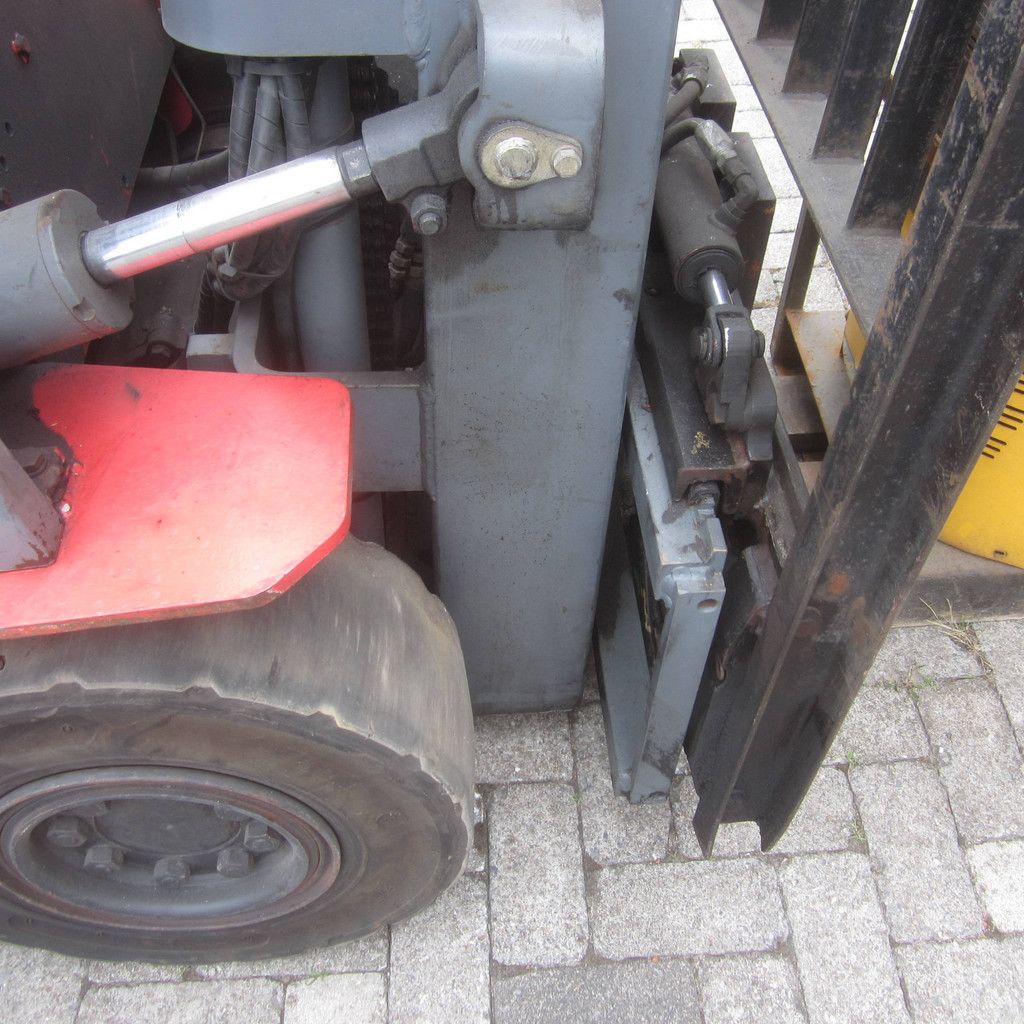 Gabelstapler Nyk-Nichiyu FPC25PN Elektro 2500 mg 4,7 m 2007