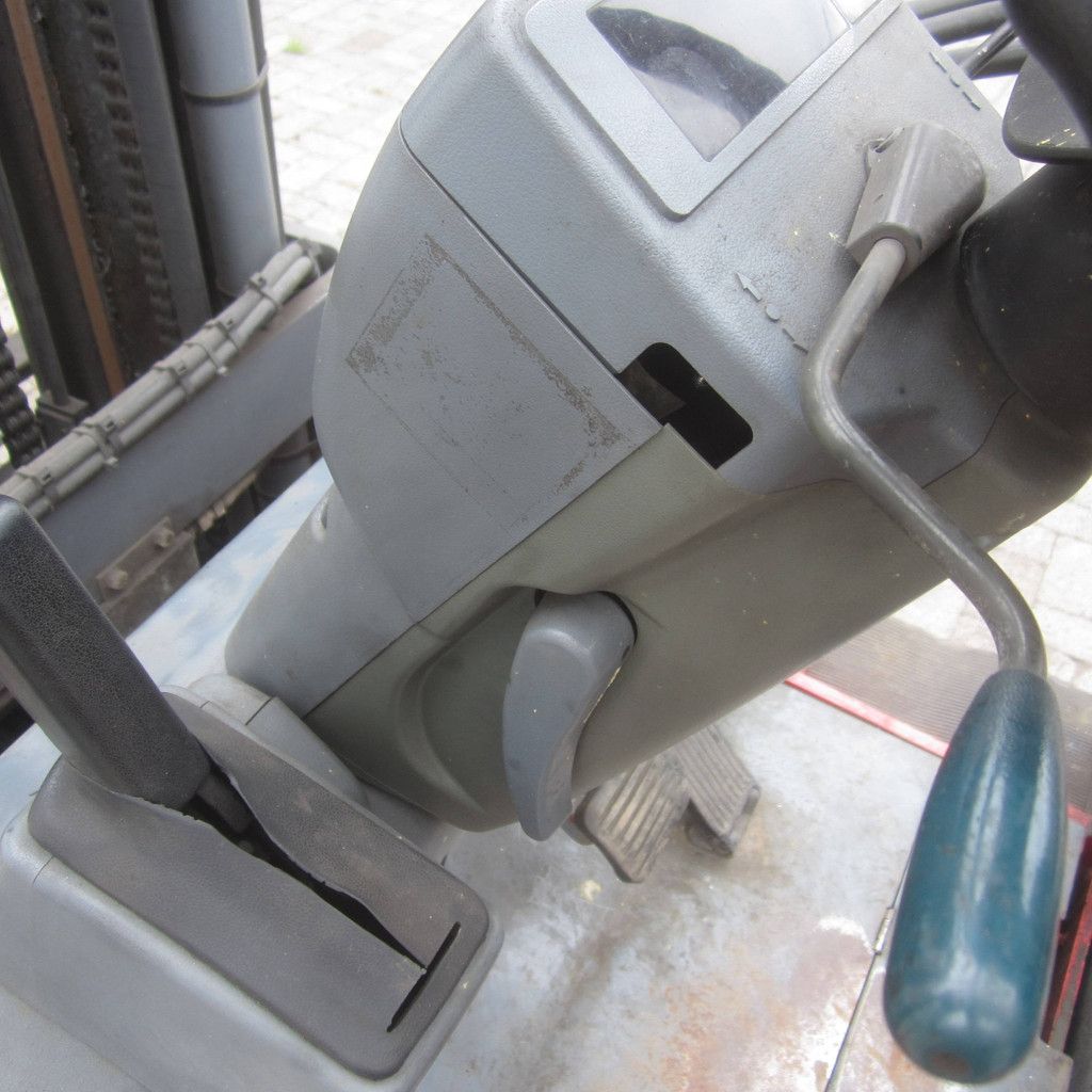 Gabelstapler Nyk-Nichiyu FPC25PN Elektro 2500 mg 4,7 m 2007