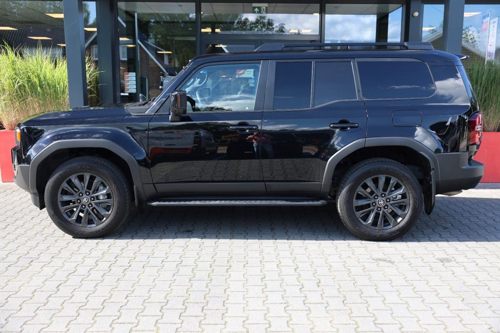 Toyota Landcruiser 250 2.8 D-4D 5DRS PROFESSIONAL PANODAK A/T VAN