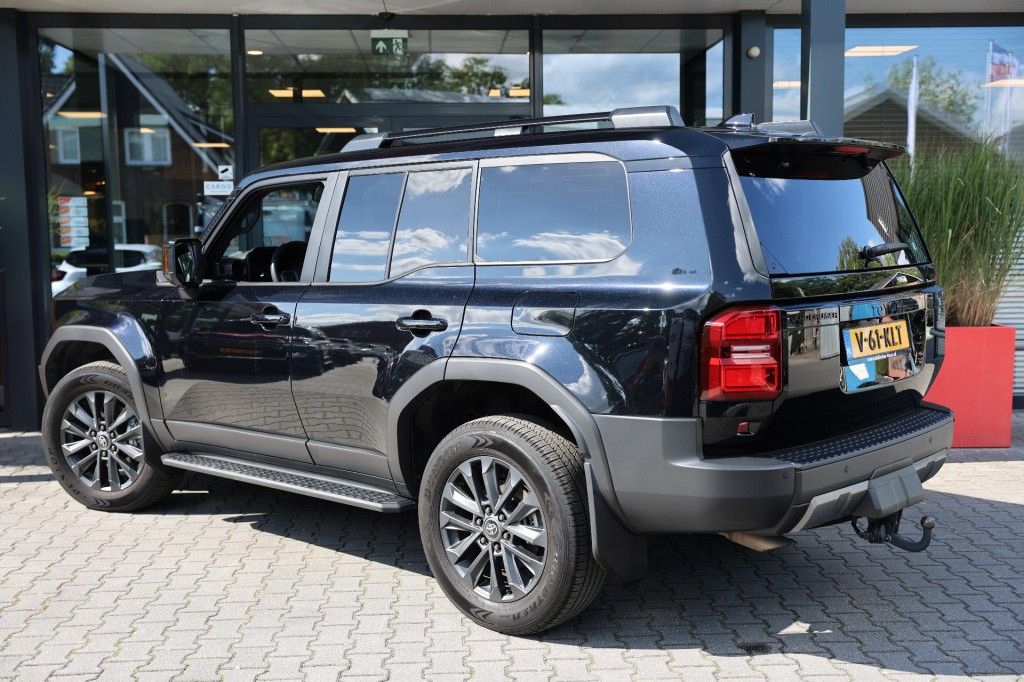 Toyota Landcruiser 250 2.8 D-4D 5DRS PROFESSIONAL PANODAK A/T VAN