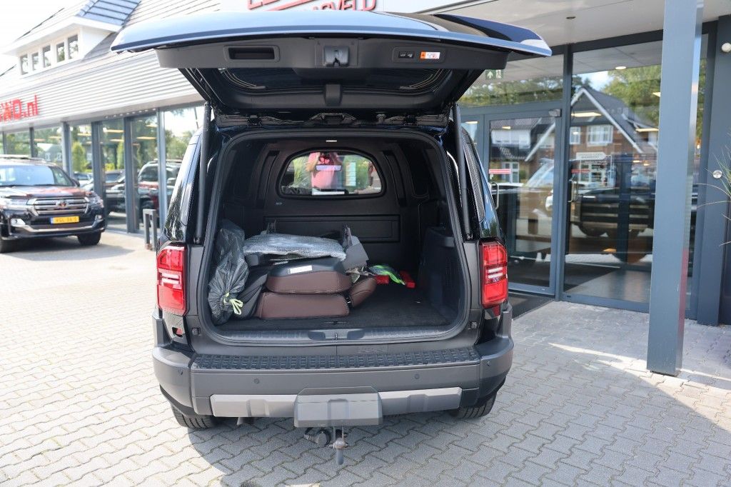 Toyota Landcruiser 250 2.8 D-4D 5DRS PROFESSIONAL PANODAK A/T VAN