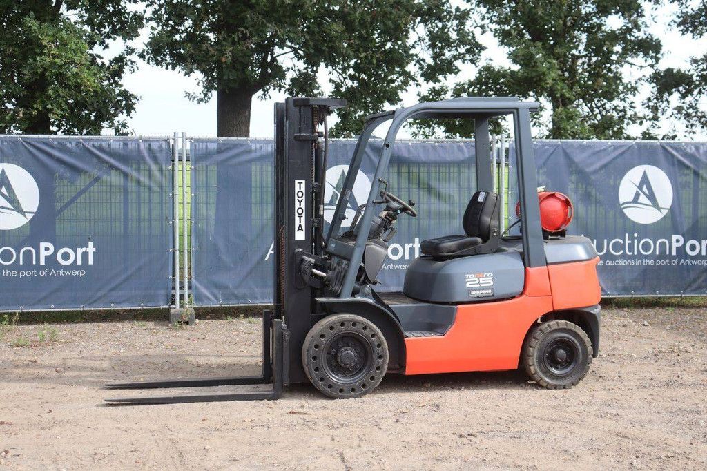 Forklift Toyota LPG 42-7FGF25 2500kg 4.7m 2003