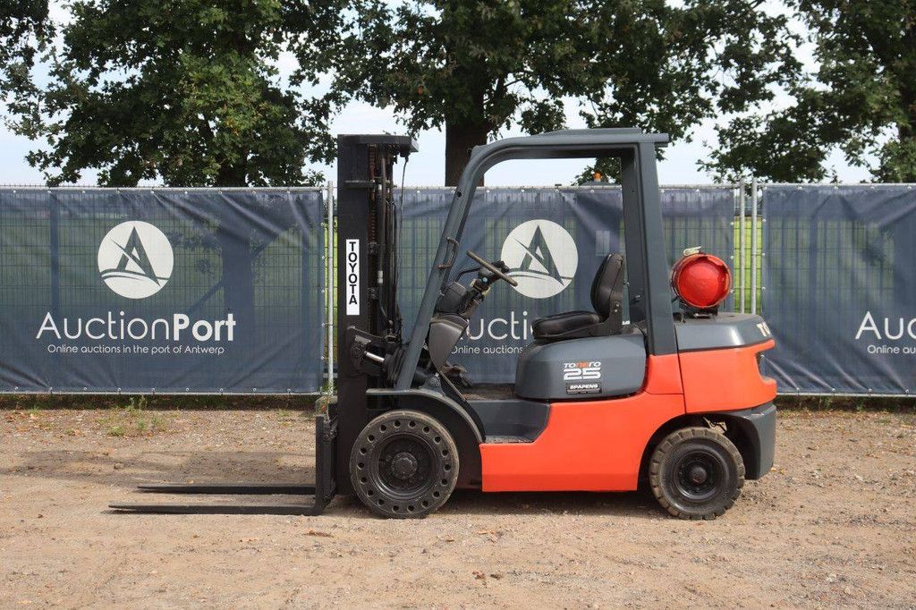 Forklift Toyota LPG 42-7FGF25 2500kg 4.7m 2003