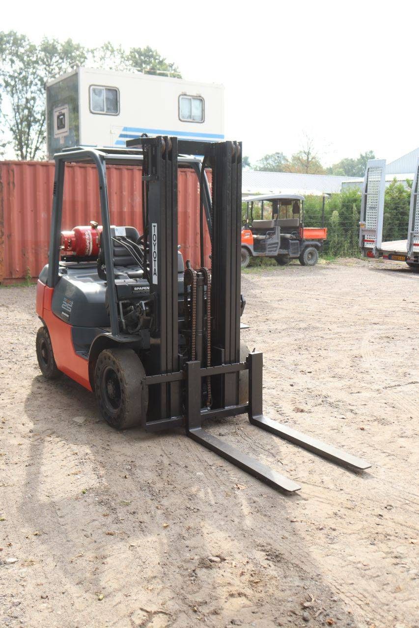 Forklift Toyota LPG 42-7FGF25 2500kg 4.7m 2003