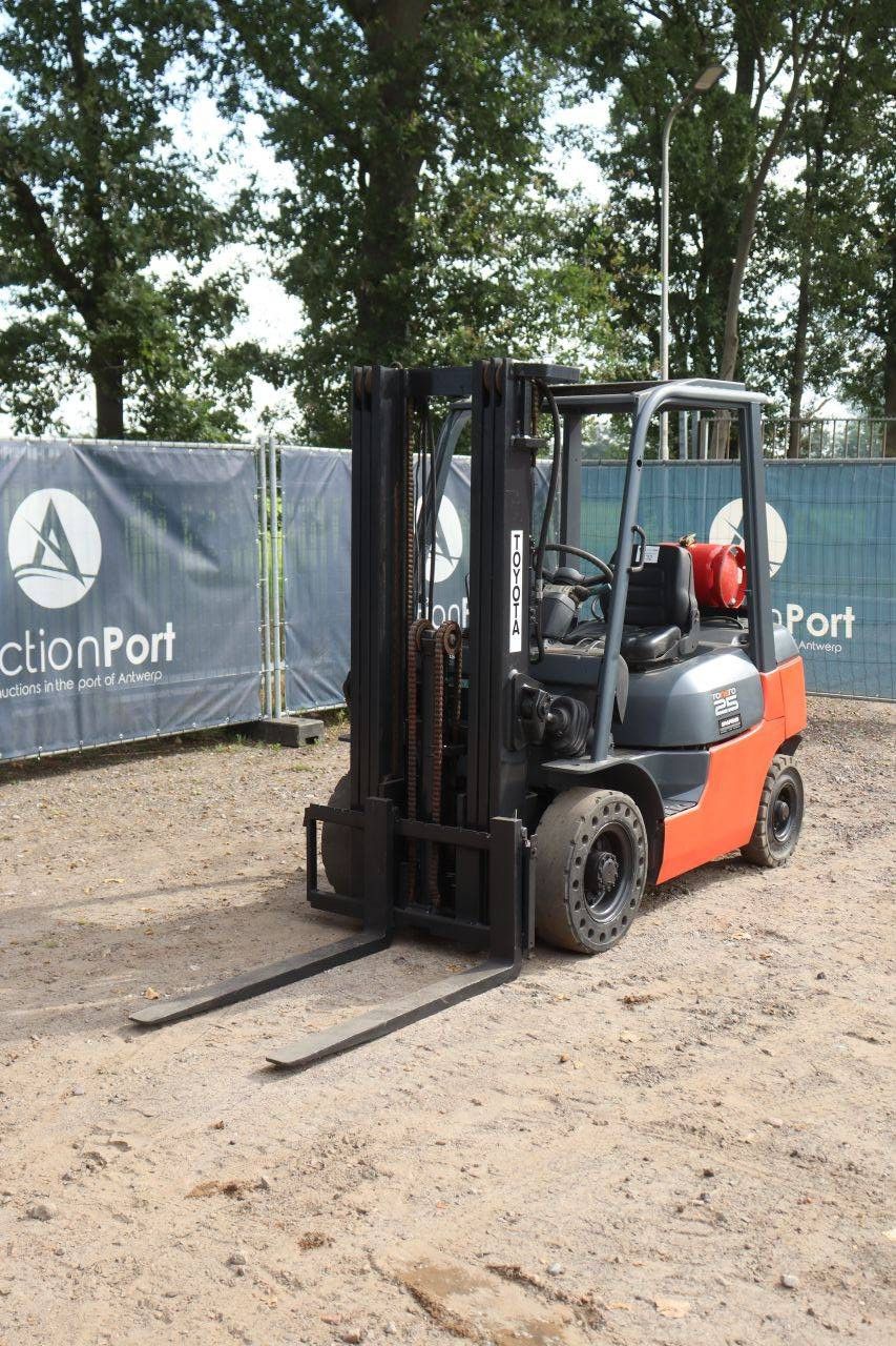 Forklift Toyota LPG 42-7FGF25 2500kg 4.7m 2003