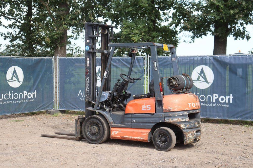 Gabelstapler Toyota 42-6FGF25 LPG 2500kg 4,0m 1998