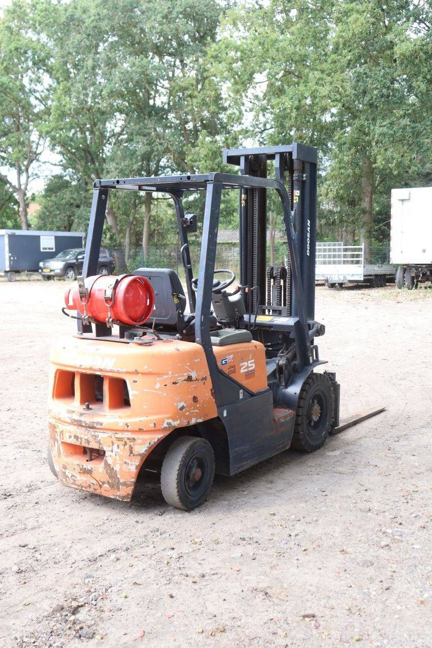 Doosan LPG-Gabelstapler 2500 kg 5,54 m 2009
