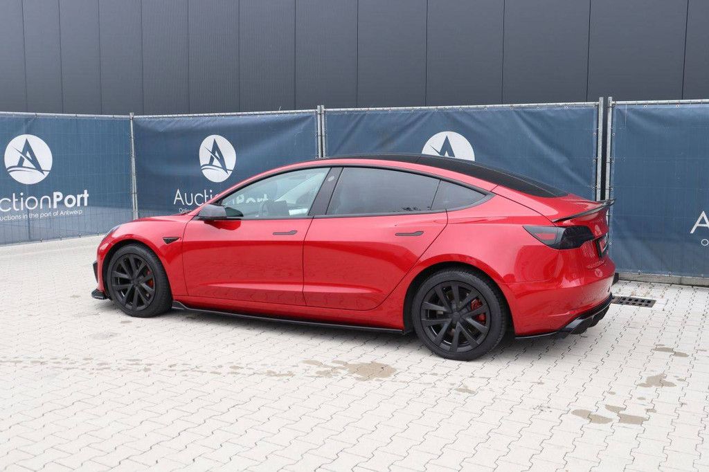 Tesla Model 3 Elektro-Pkw 283 PS 2021 (Marge)