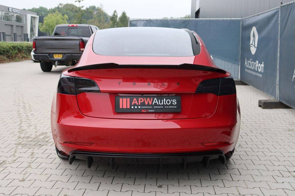 Tesla Model 3 Elektro-Pkw 283 PS 2021 (Marge)