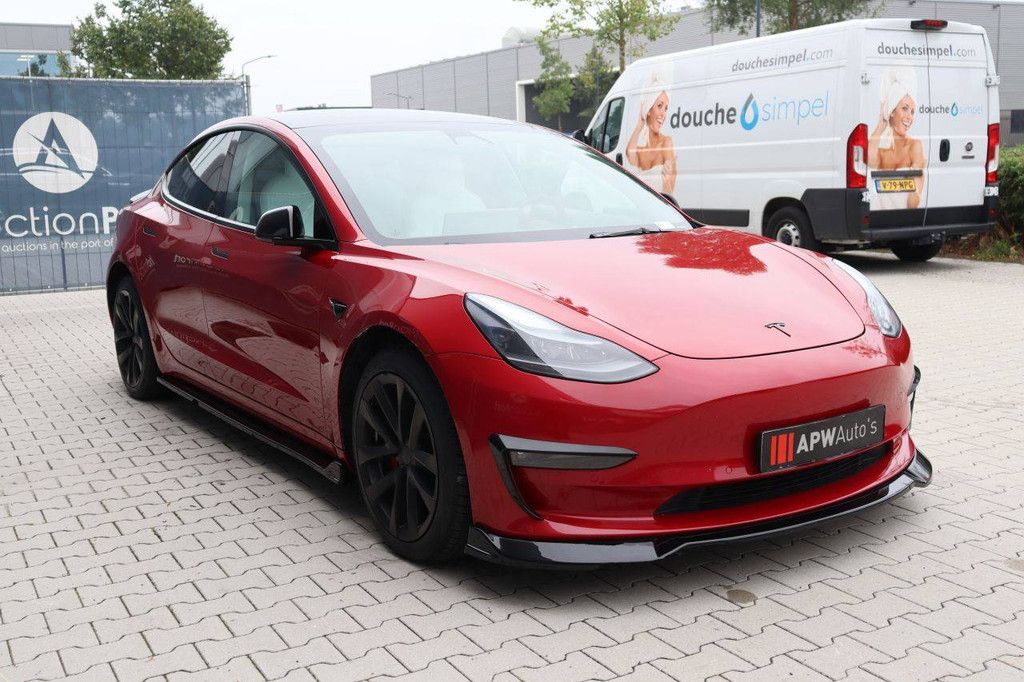 Tesla Model 3 Elektro-Pkw 283 PS 2021 (Marge)