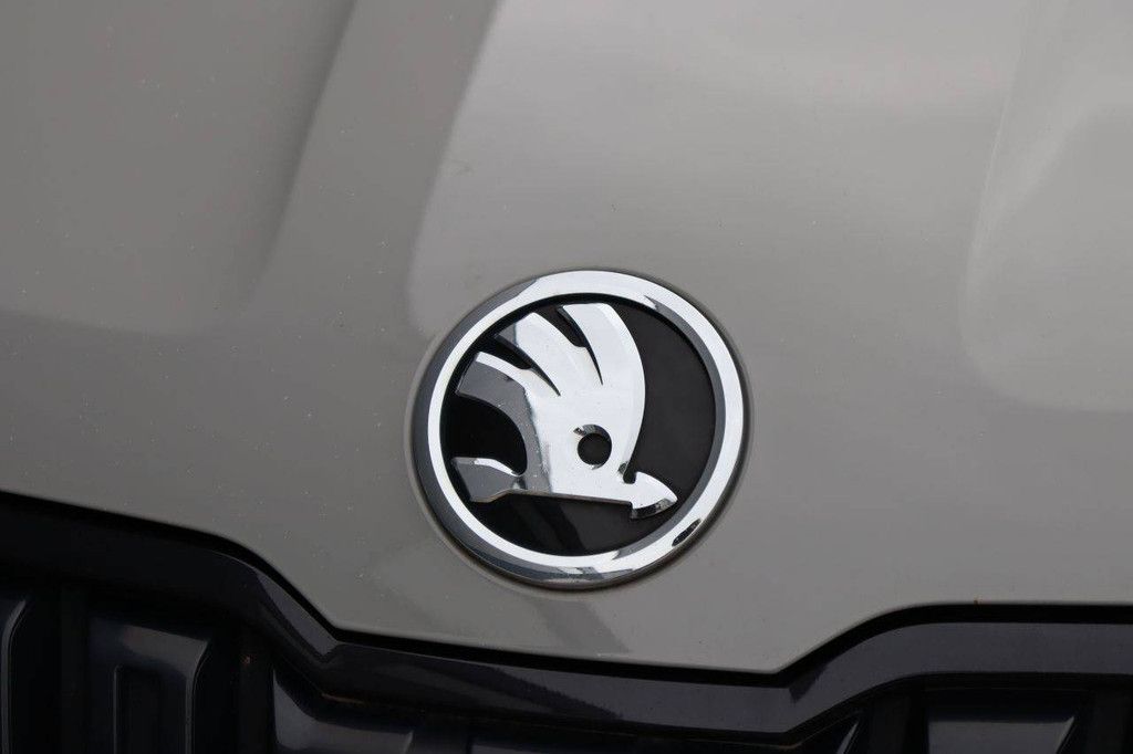 SUV Skoda Karoq Sport Line Benzin 150 PS 2021