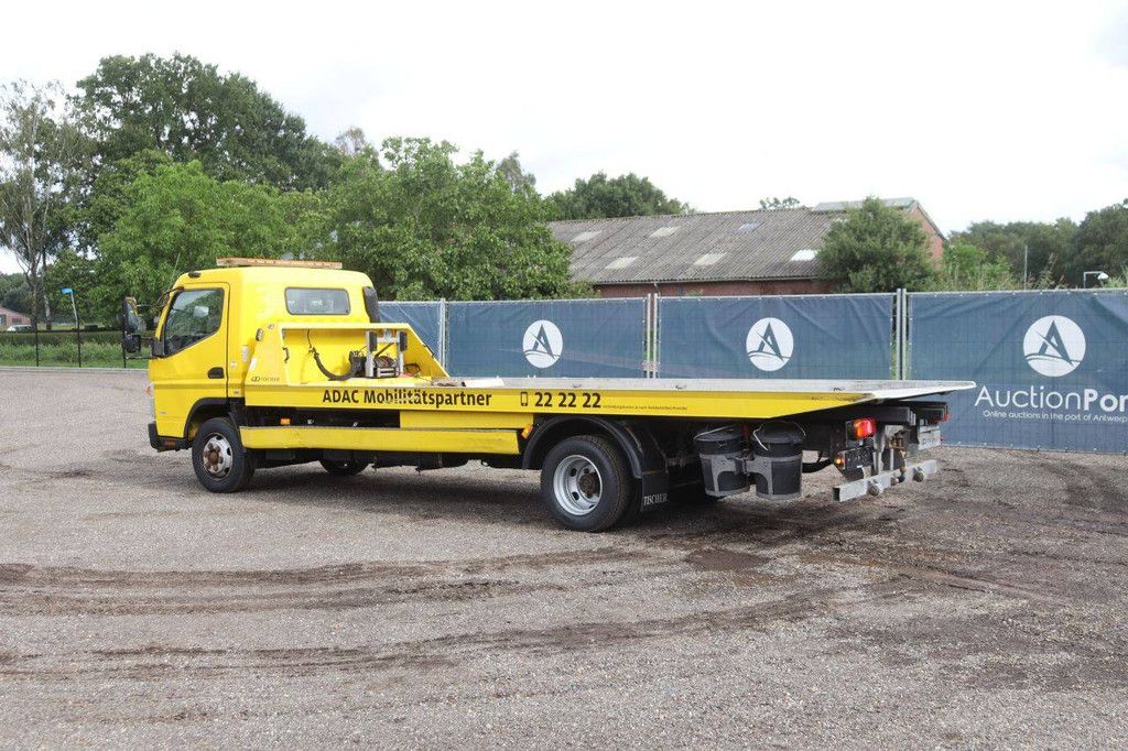 Abschleppwagen Mitsubishi 7C18 Diesel 175 PS 2024 mit Ladeplattform
