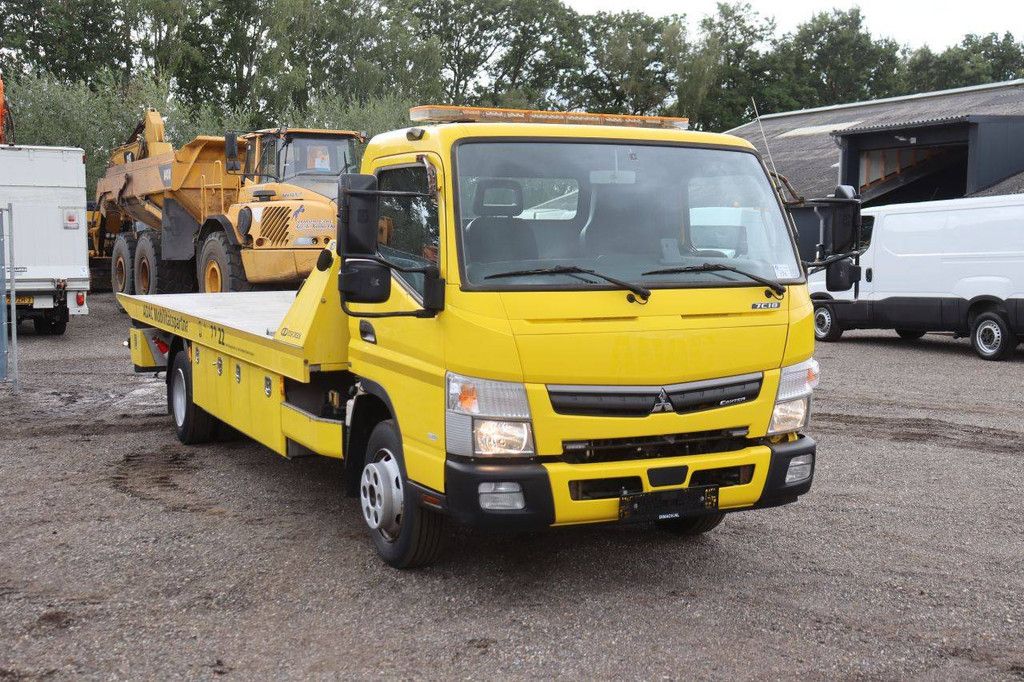 Abschleppwagen Mitsubishi 7C18 Diesel 175 PS 2024 mit Ladeplattform