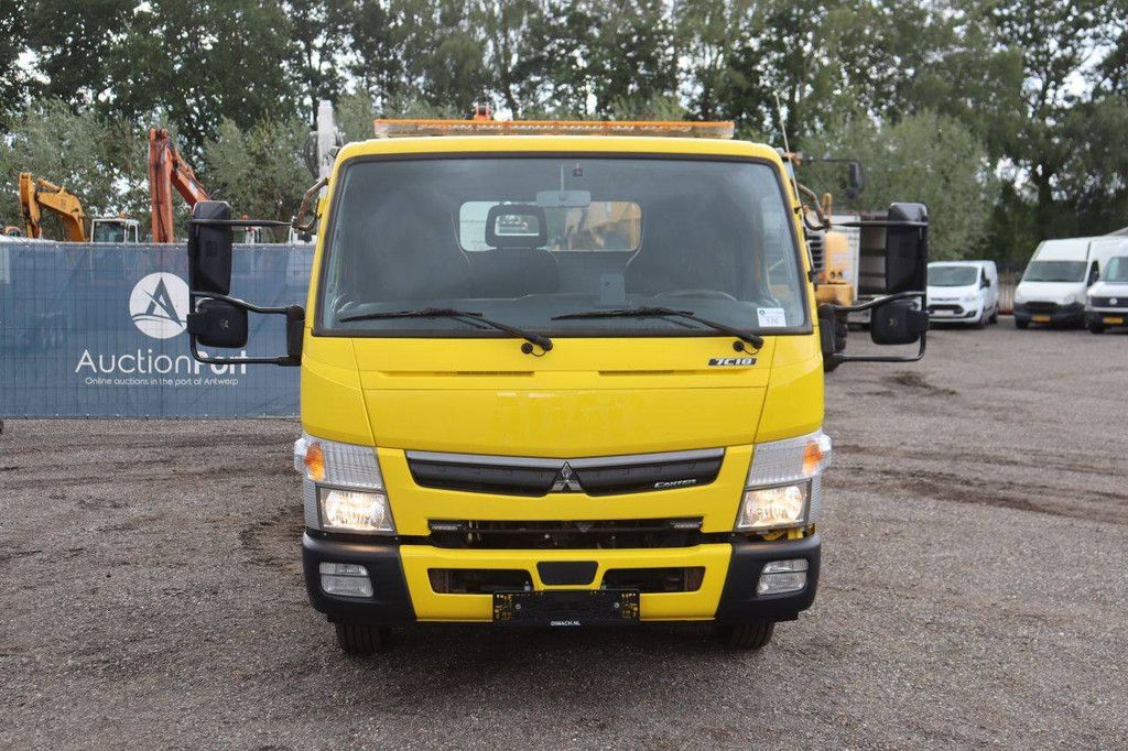 Abschleppwagen Mitsubishi 7C18 Diesel 175 PS 2024 mit Ladeplattform