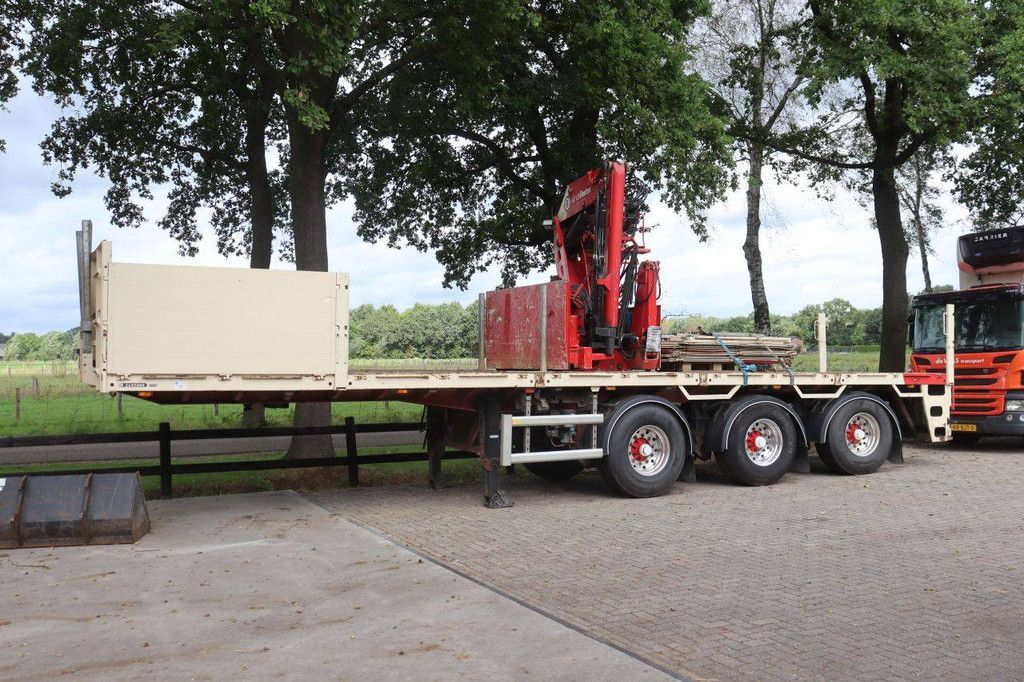 Pritschenauflieger, Boden 48.000 kg, Baujahr 2007, mit Ladekran