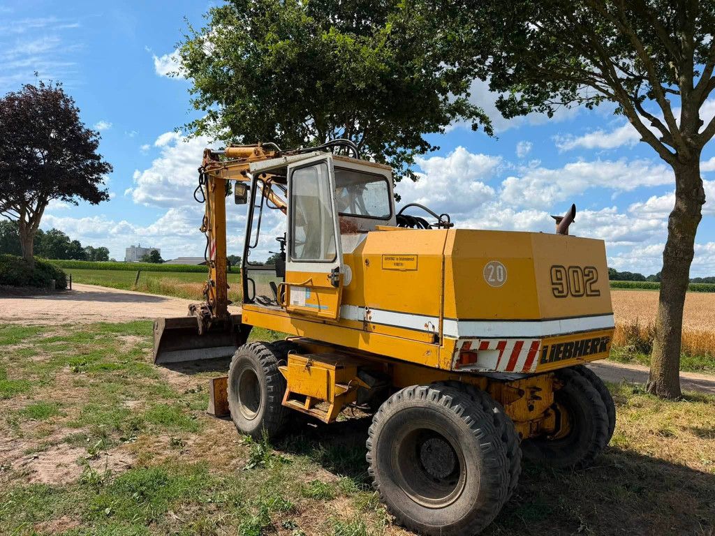 Liebherr A902 Radbagger, Diesel, 60 kW, Baujahr 1989