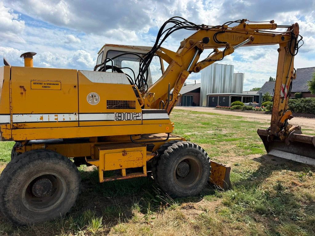 Liebherr A902 Radbagger, Diesel, 60 kW, Baujahr 1989