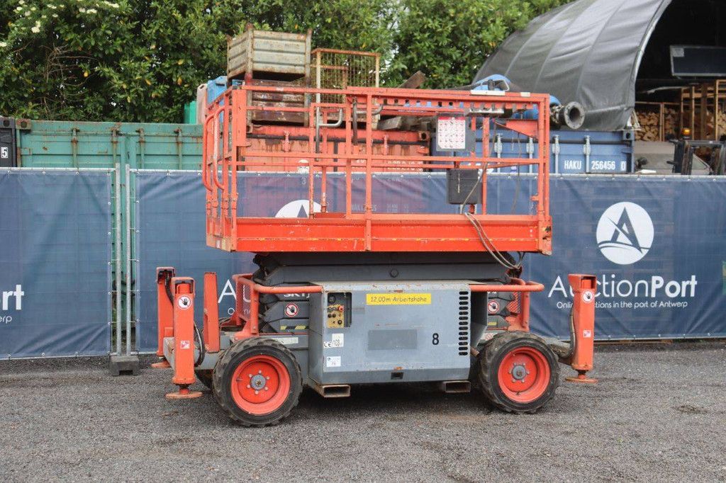 Skyjack SJ6832 RT Diesel-Scherenarbeitsbühne 12 m 2014