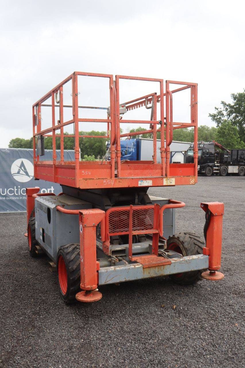 Skyjack SJ6832 RT Diesel-Scherenarbeitsbühne 12 m 2014