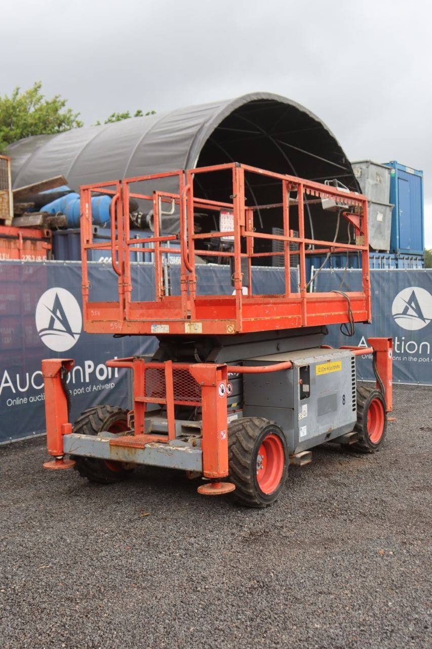 Skyjack SJ6832 RT Diesel-Scherenarbeitsbühne 12 m 2014