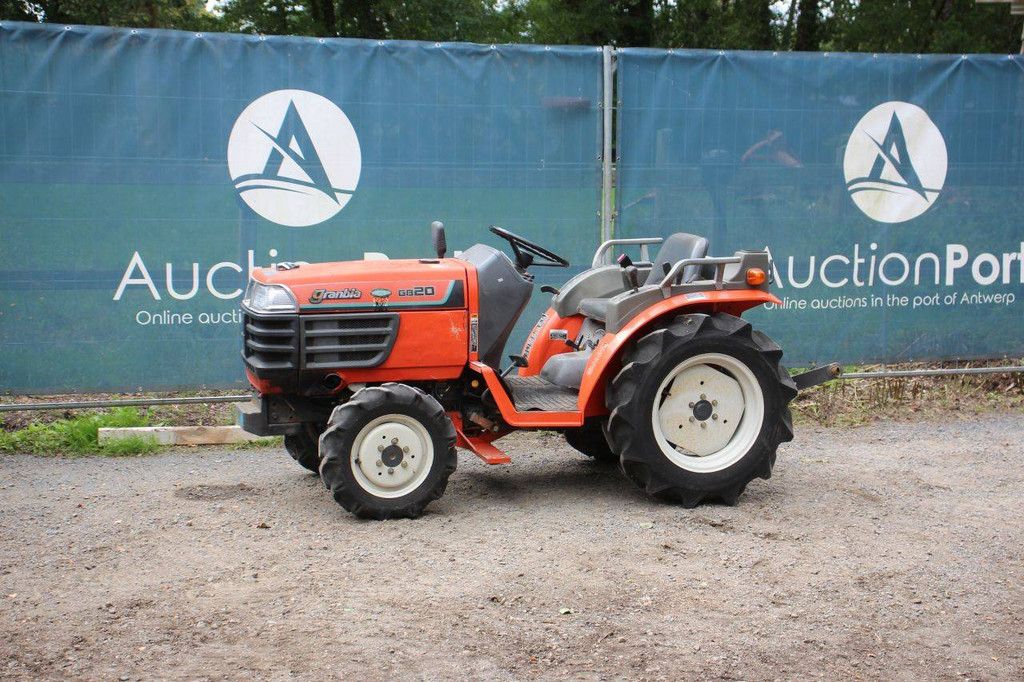 Mini-Traktor Kubota Granbia GB20 Diesel 19,7 PS