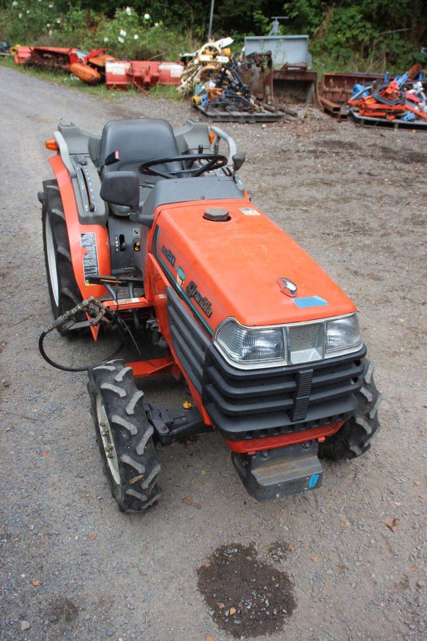 Mini-Traktor Kubota Granbia GB20 Diesel 19,7 PS