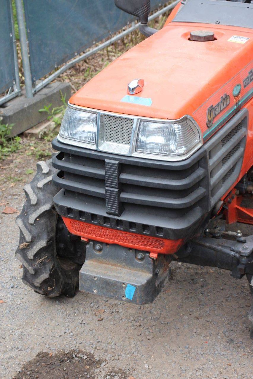 Mini-Traktor Kubota Granbia GB20 Diesel 19,7 PS