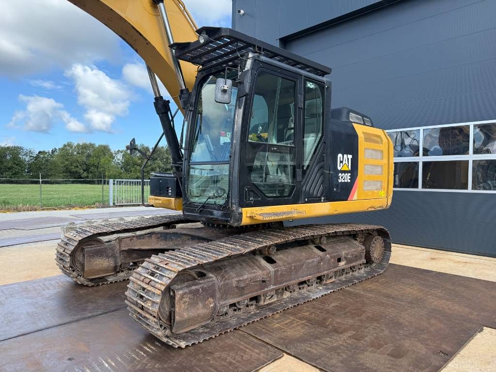 CAT 320 E