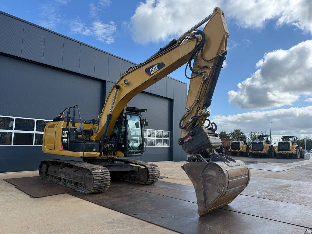 CAT 320 E