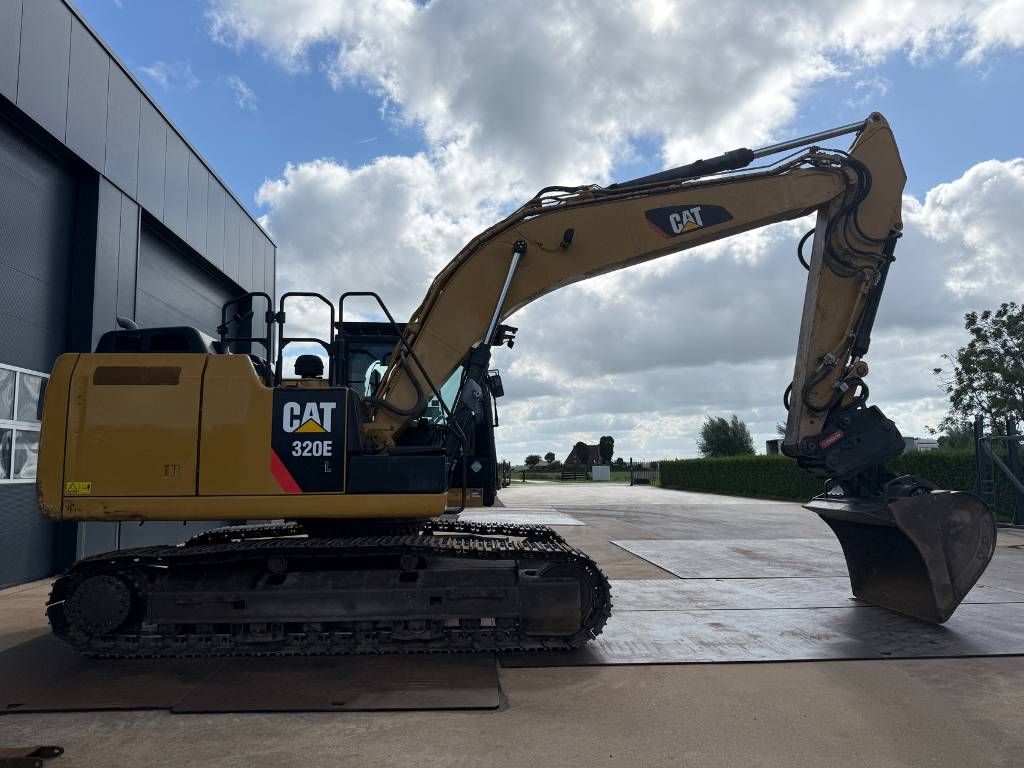 CAT 320 E