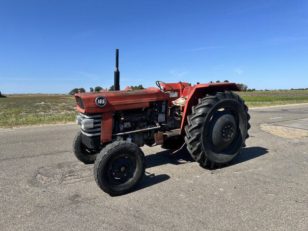 Massey-Ferguson 165
