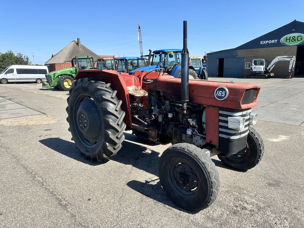 Massey-Ferguson 165
