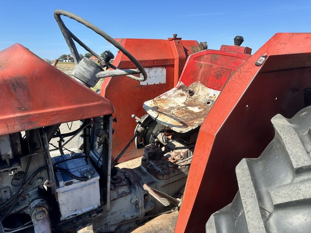 Massey-Ferguson 165