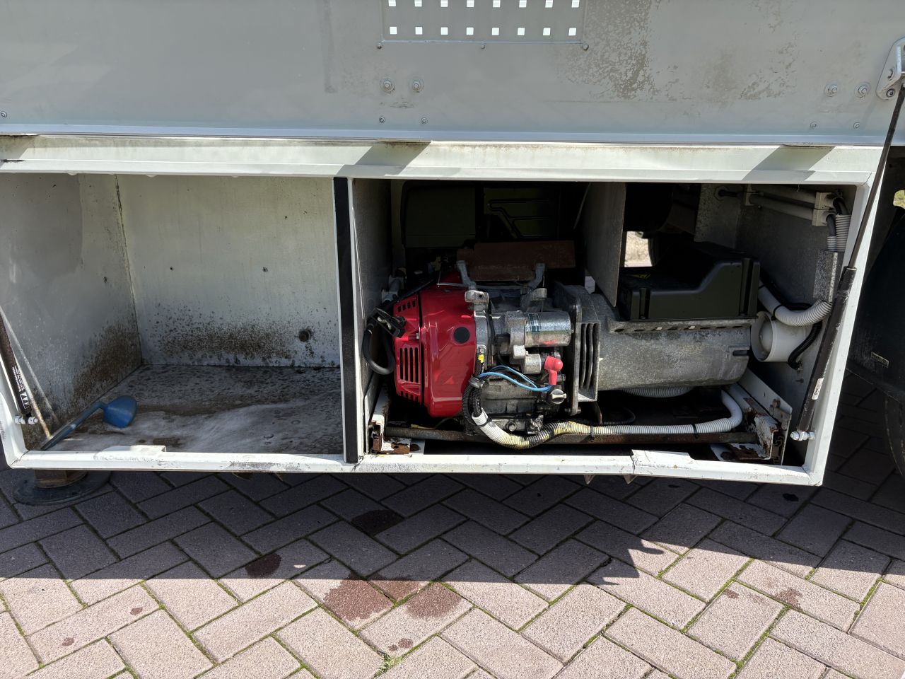 Be oplegger 6.6 ton VF BLOEM OPLEGGER gesloten laadklep 1000 kg
