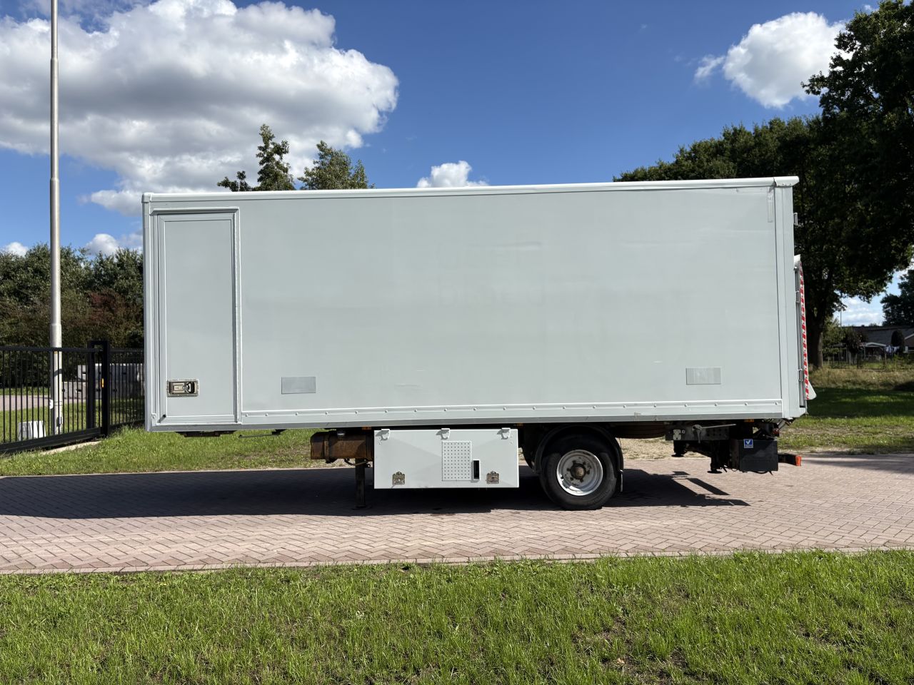 Be oplegger 6.6 ton VF BLOEM OPLEGGER gesloten laadklep 1000 kg