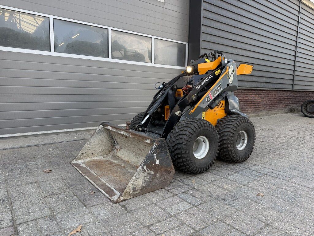 Giant SK252 D skid schranklader / minishovel 2019