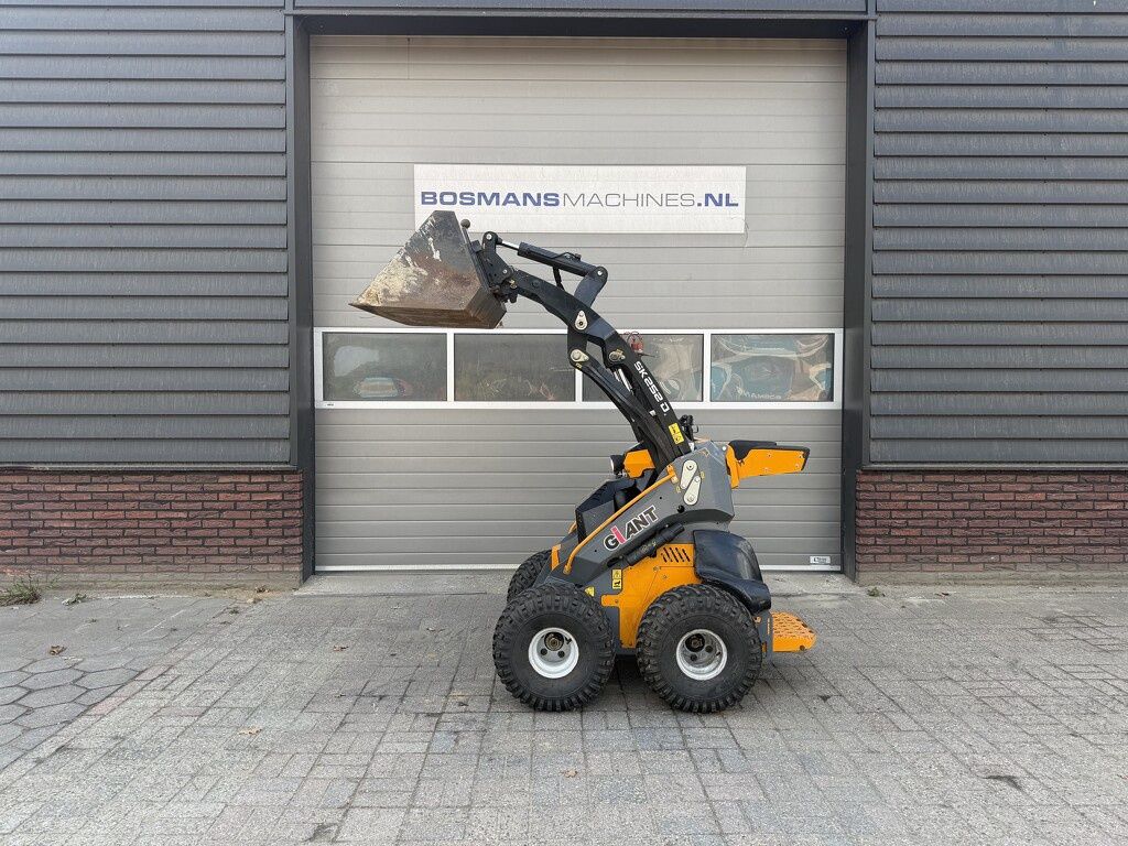 Giant SK252 D skid schranklader / minishovel 2019