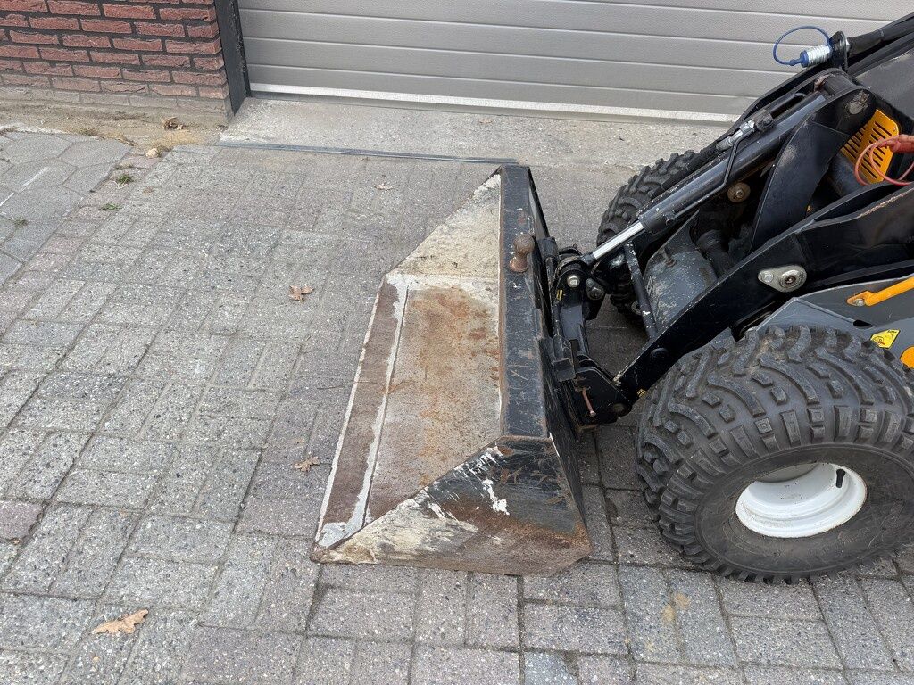 Giant SK252 D skid schranklader / minishovel 2019