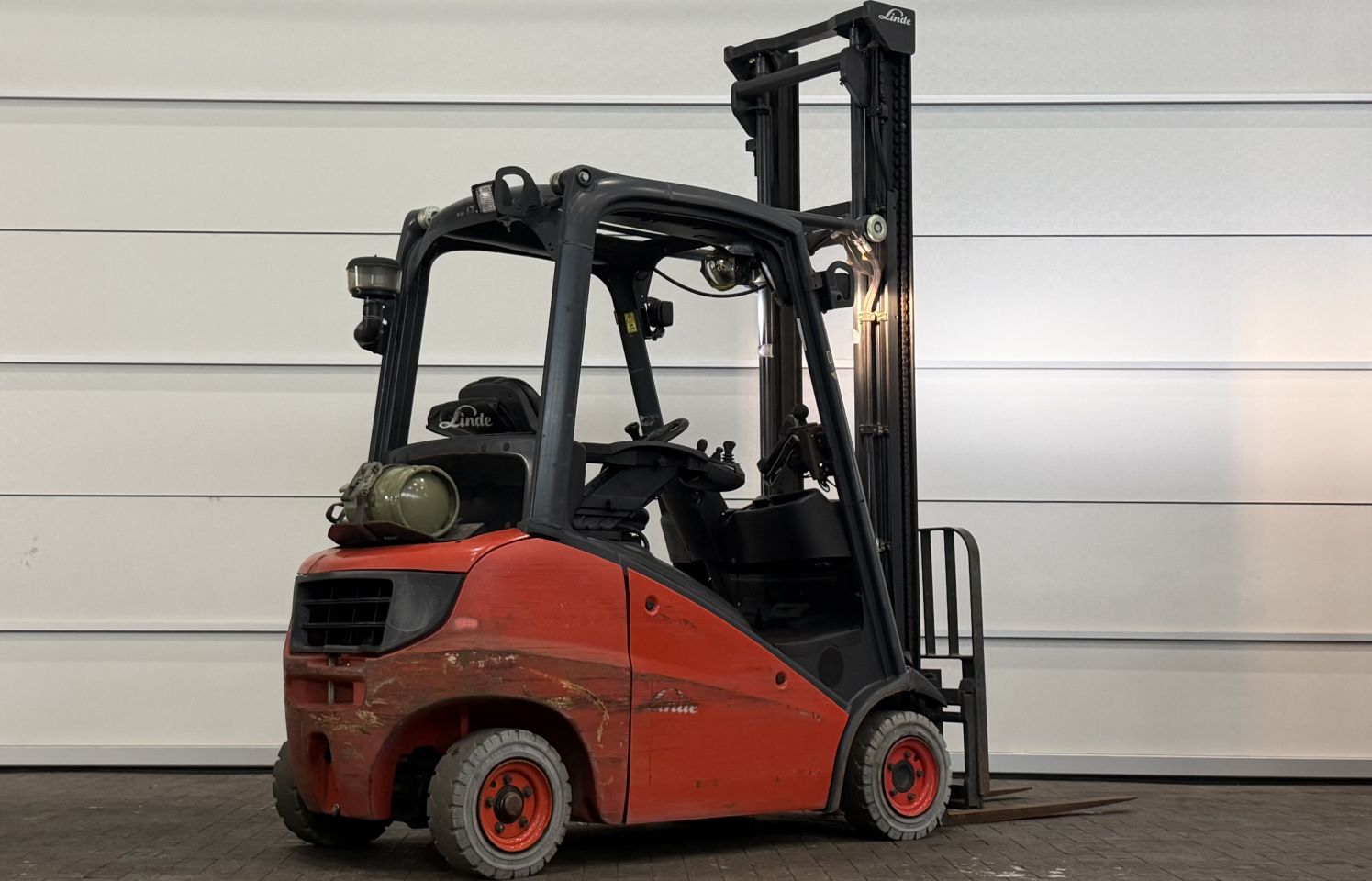 LPG heftruck Linde H16T-01