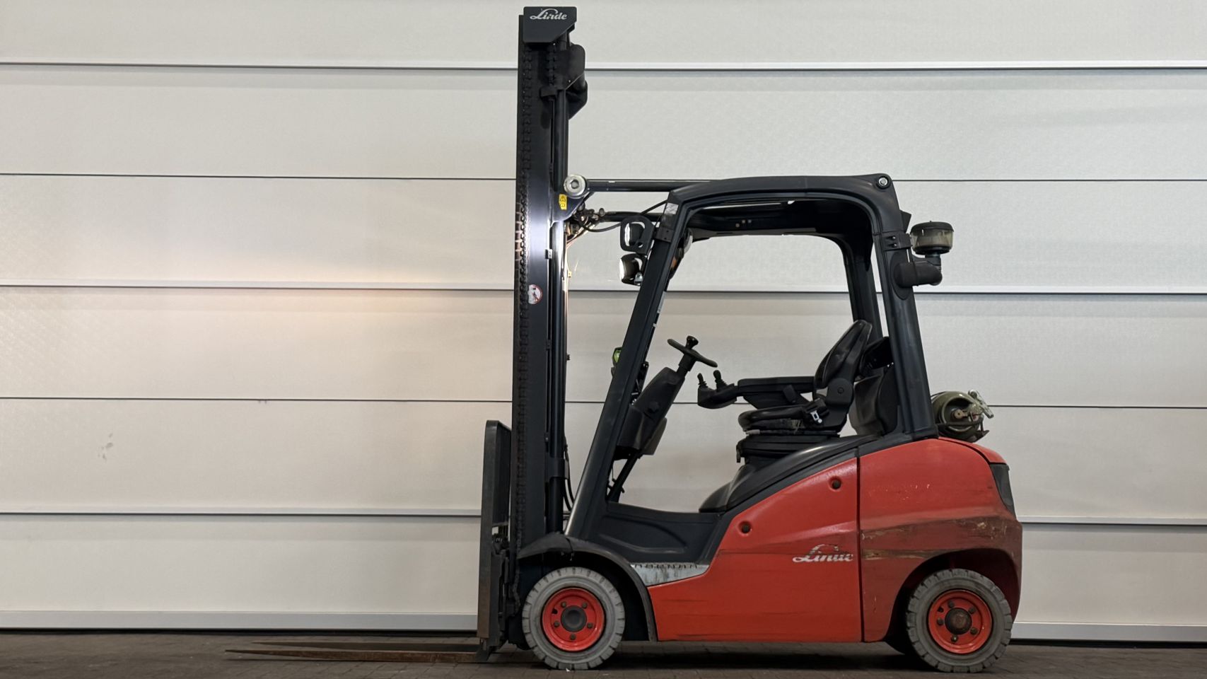 LPG heftruck Linde H16T-01