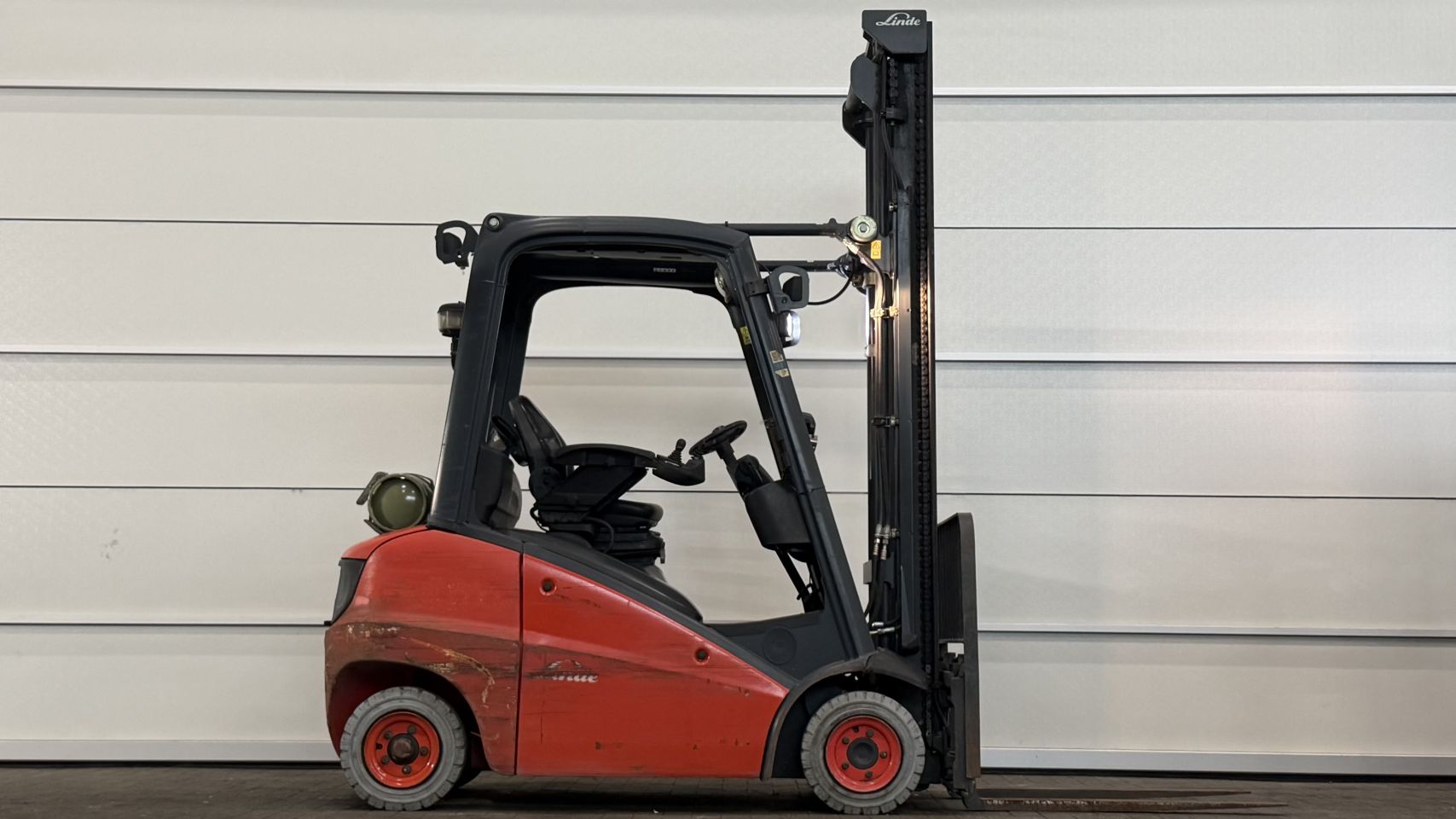 LPG heftruck Linde H16T-01