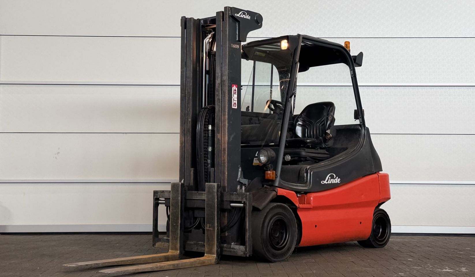 Elektrische heftruck Linde E30-03, Triplex