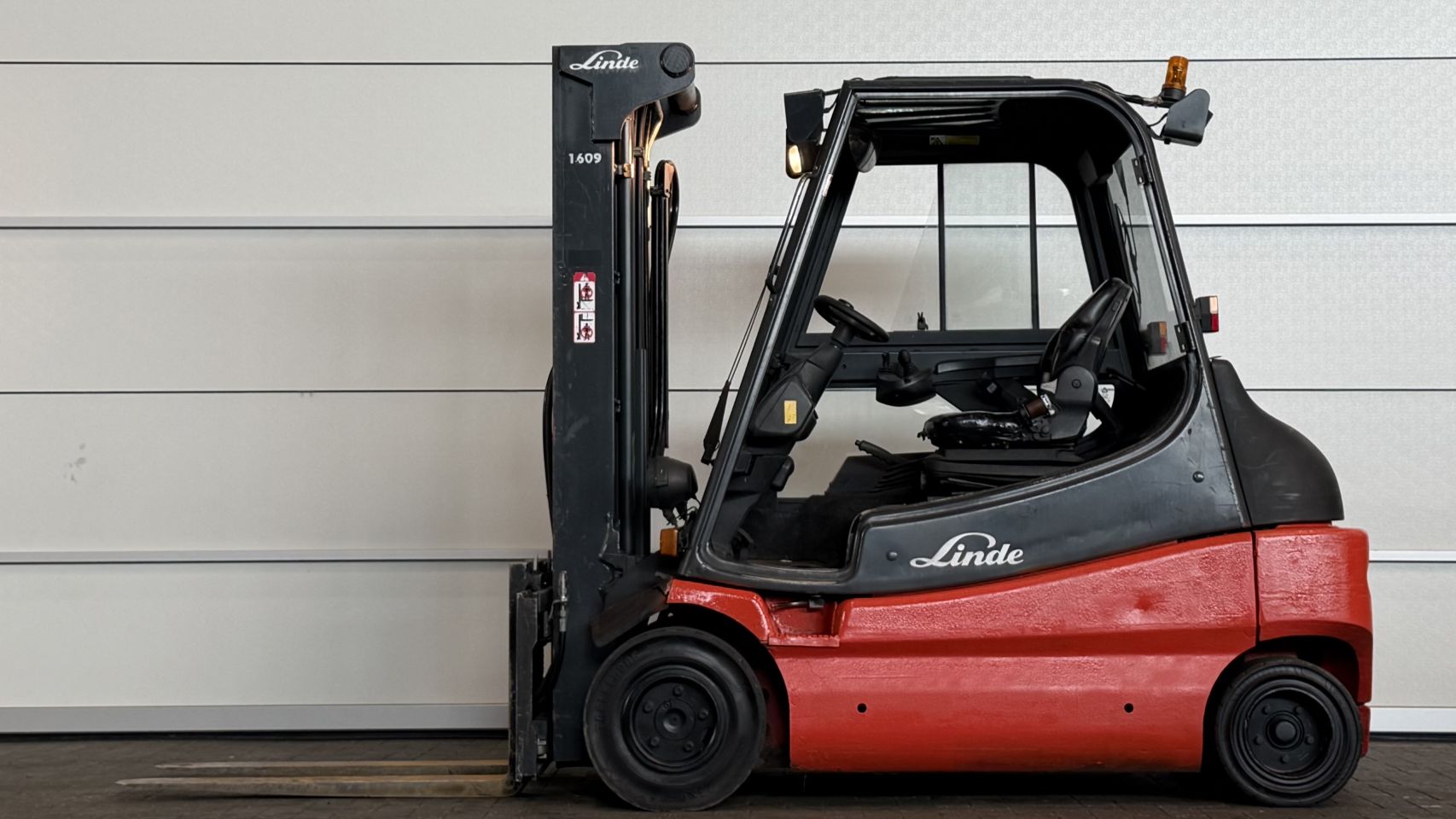 Elektrische heftruck Linde E30-03, Triplex
