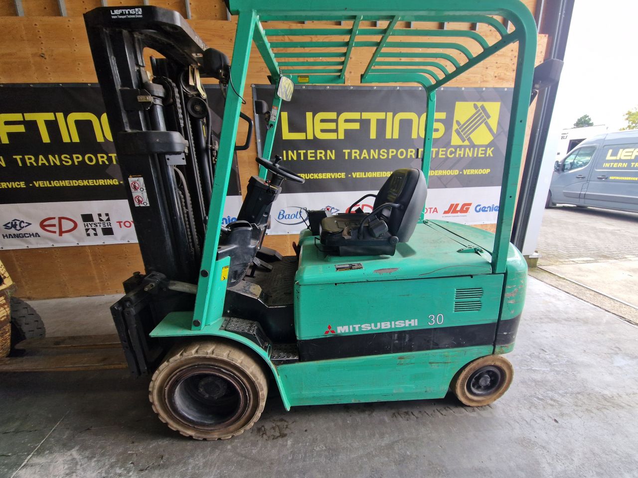 Mitsubishi FB30 electrische heftruck triplex sideshift