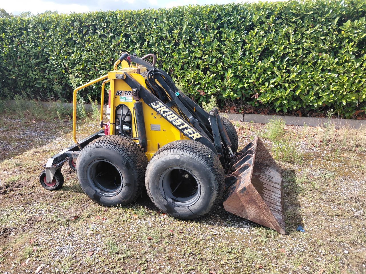 Skidster M10X / Giant / Sherpa 100 / Mini loader / Shovel