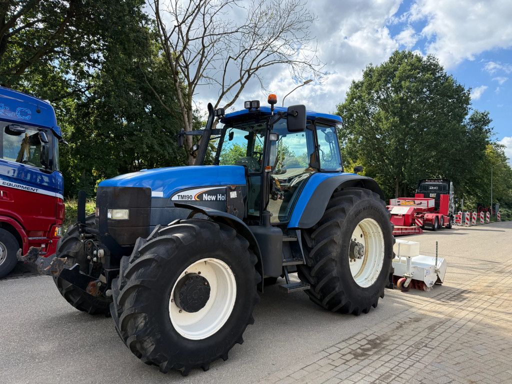 New Holland TM190 TM190